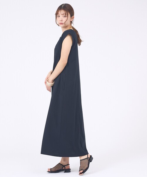 abahouse mavie(アバハウスマヴィ)の「【接触冷感!速乾!】ヘンリーネック2WAYワンピース(ワンピース・レディース・ブラック/ブルー/ブラウン・フリー)」の18枚目の写真