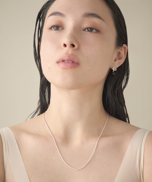 ete bijoux（エテビジュー）の「[スフィア] クォーツ/ブラックカルセドニー ピアス（ピアス（両耳用）・レディース・シルバー・FREE）」の5枚目の写真