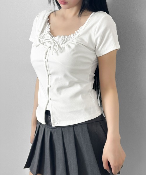 FOLLOWIN(フォロウィン)の「【3COLOR】ネックギャザーリボンレースアップTシャツ(Tシャツ/カットソー・レディース・グレー/ホワイト/ブラック・FREE)」の2枚目の写真