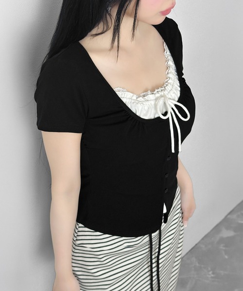 FOLLOWIN(フォロウィン)の「【3COLOR】ネックギャザーリボンレースアップTシャツ(Tシャツ/カットソー・レディース・グレー/ホワイト/ブラック・FREE)」の1枚目の写真