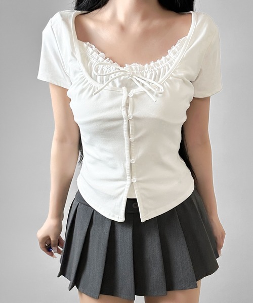 FOLLOWIN(フォロウィン)の「【3COLOR】ネックギャザーリボンレースアップTシャツ(Tシャツ/カットソー・レディース・グレー/ホワイト/ブラック・FREE)」の4枚目の写真
