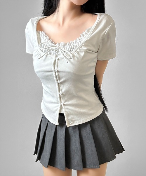 FOLLOWIN(フォロウィン)の「【3COLOR】ネックギャザーリボンレースアップTシャツ(Tシャツ/カットソー・レディース・グレー/ホワイト/ブラック・FREE)」の5枚目の写真