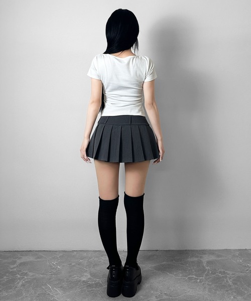 FOLLOWIN(フォロウィン)の「【3COLOR】ネックギャザーリボンレースアップTシャツ(Tシャツ/カットソー・レディース・グレー/ホワイト/ブラック・FREE)」の10枚目の写真