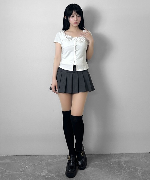 FOLLOWIN(フォロウィン)の「【3COLOR】ネックギャザーリボンレースアップTシャツ(Tシャツ/カットソー・レディース・グレー/ホワイト/ブラック・FREE)」の12枚目の写真