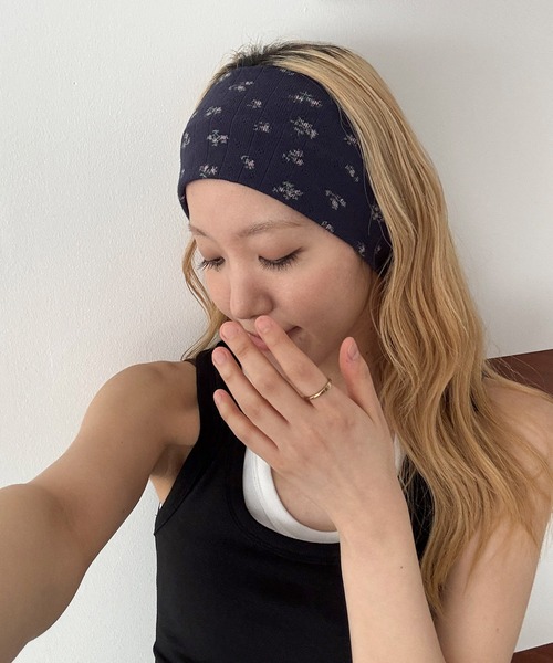 CANAL JEAN(キャナルジーン)の「El mar 小花アイレットヘアバンド(ヘアバンド・レディース・ネイビー/グレー・ONE SIZE)」の1枚目の写真