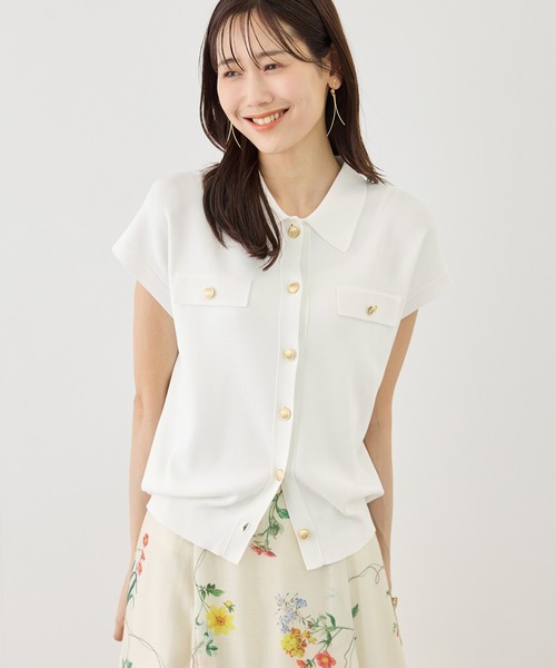 ROPE' PICNIC(ロペピクニック)の「八方映えニット 金ボタンフレンチスリーブポロカラーカーディガン/UVカット・接触冷感・イージーケア(カーディガン/ボレロ・レディース・ブラウン/オフホワイト/サックスブルー/ブラック・FREE)」の2枚目の写真
