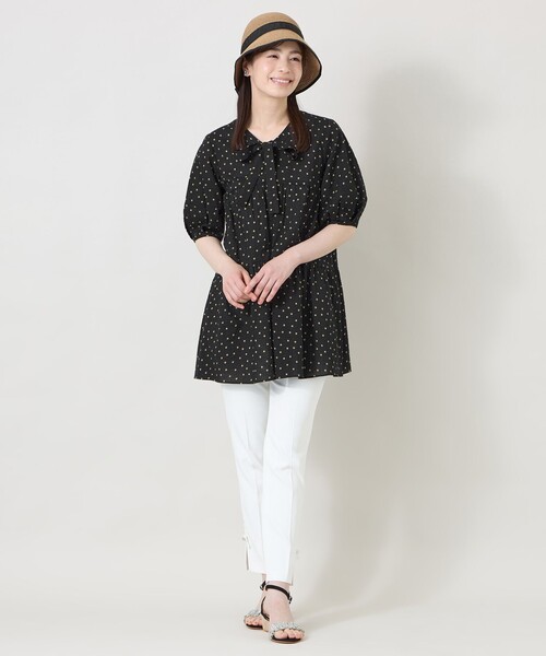 TO BE CHIC(トゥー ビー シック)の「ウェーブローン エアリーティアードチュニック(シャツ/ブラウス・レディース・ライトブルー/チャコールグレー/ブラック・40)」の14枚目の写真