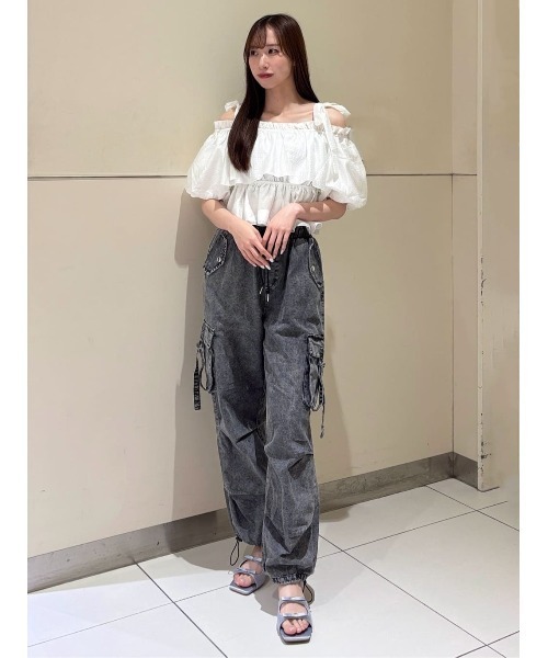 REDYAZEL（レディアゼル）の「タブフラップポケットデニムカーゴパンツ（デニムパンツ・レディース・ダークブルー/ブルー/ライトグレー・MEDIUM/SMALL）」の4枚目の写真