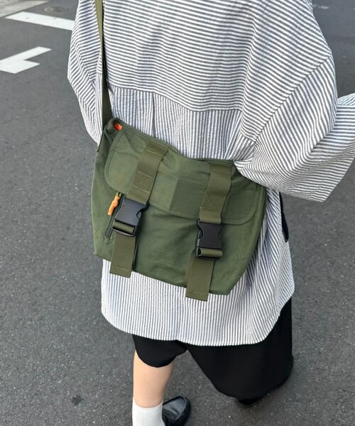 CIAOPANIC TYPY（チャオパニックティピー）の「【ユニセックス】カメラマンショルダーバック（ショルダーバッグ・レディース・ブラック/カーキ/ベージュ・ONE SIZE）」の14枚目の写真