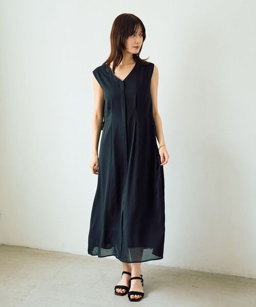YECCA VECCA(イェッカヴェッカ)の「ドライタッチシアードロストワンピース(ワンピース・レディース・グリーン系その他3/ブラック/ブラウン・FREE)」の1枚目の写真