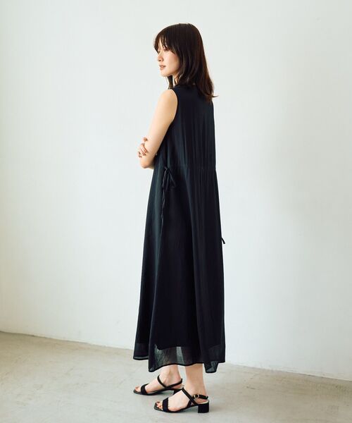 YECCA VECCA(イェッカヴェッカ)の「ドライタッチシアードロストワンピース(ワンピース・レディース・グリーン系その他3/ブラック/ブラウン・FREE)」の14枚目の写真