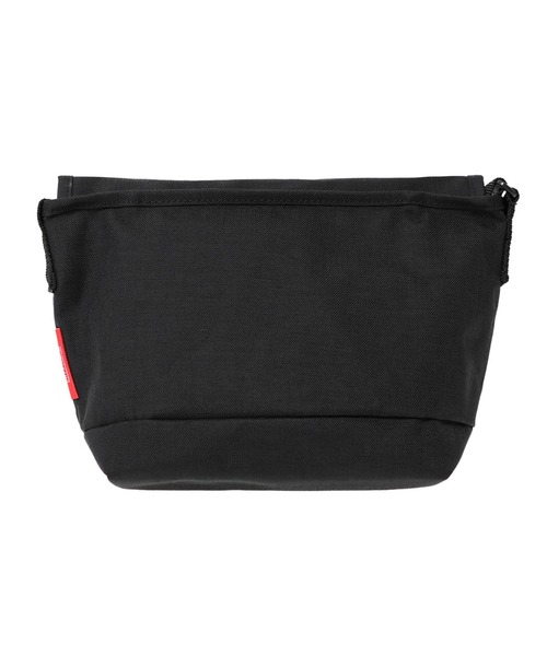 Manhattan Portage（マンハッタンポーテージ）の「NYLON MESSENGER BAG JR (SM) FOURTHIRTY（メッセンジャーバッグ・メンズ・ブラック・SMALL）」の4枚目の写真