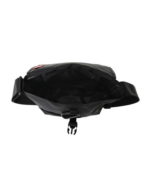 Manhattan Portage（マンハッタンポーテージ）の「NYLON MESSENGER BAG JR (SM) FOURTHIRTY（メッセンジャーバッグ・メンズ・ブラック・SMALL）」の6枚目の写真