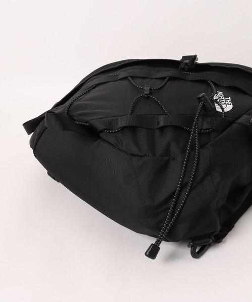 THE NORTH FACE(ザノースフェイス)の「【THE NORTH FACE】ELECTRON SLING BAG NN2PS03(ボディバッグ/ウエストポーチ・メンズ・ダークグレー/ブラック・FREE)」の4枚目の写真
