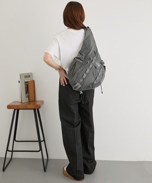 THE NORTH FACE(ザノースフェイス)の「【THE NORTH FACE】ELECTRON SLING BAG NN2PS03(ボディバッグ/ウエストポーチ・メンズ・ダークグレー/ブラック・FREE)」の18枚目の写真