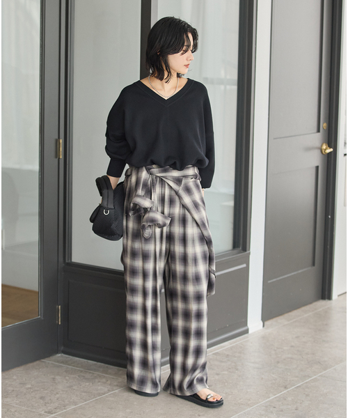 JOURNAL STANDARD(ジャーナルスタンダード)の「《WEB限定追加》ウォッシャブルTEXBRID Vプルオーバー(ニット/セーター・レディース・チャコールグレー/ブラウン/ブラック/サックスブルー・FREE)」の5枚目の写真