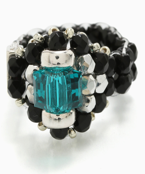 JOURNAL STANDARD(ジャーナルスタンダード)の「TIE A KNOT / タイ ア ノット EX CRYSTAL BEADS RING with SILVER(リング・メンズ・ブラック・SMALL/LARGE)」の4枚目の写真