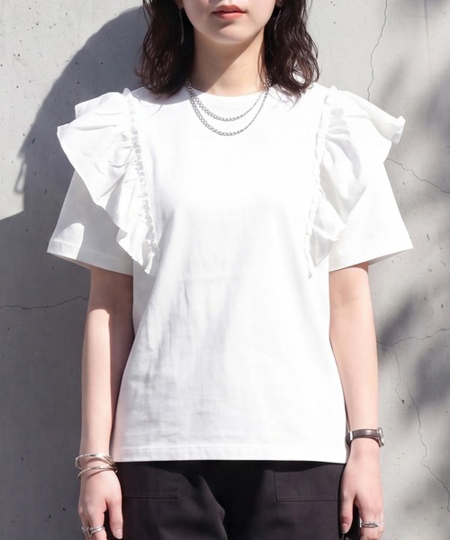 SELECT LEVERY（セレクトリベリー）の「ショルダーフリルTシャツ（Tシャツ/カットソー・レディース・ブラック/オフホワイト・FREE）」の3枚目の写真
