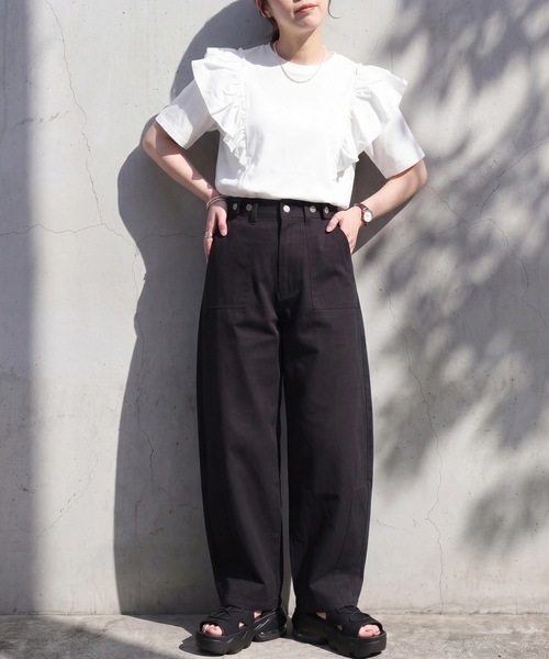 SELECT LEVERY（セレクトリベリー）の「ショルダーフリルTシャツ（Tシャツ/カットソー・レディース・ブラック/オフホワイト・FREE）」の6枚目の写真