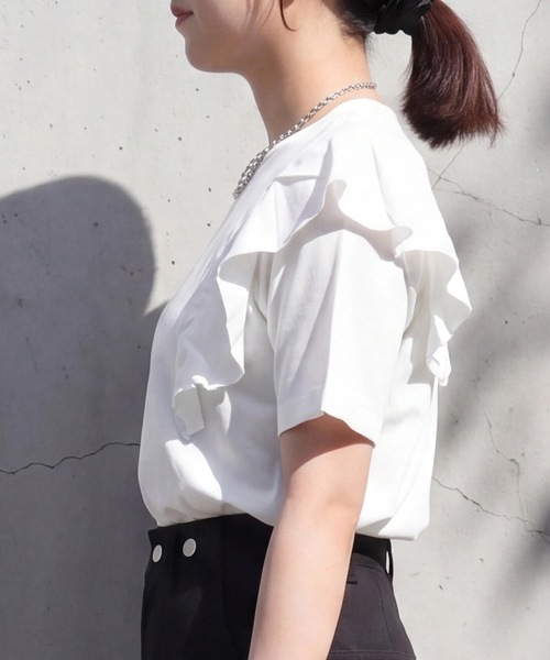 SELECT LEVERY（セレクトリベリー）の「ショルダーフリルTシャツ（Tシャツ/カットソー・レディース・ブラック/オフホワイト・FREE）」の8枚目の写真