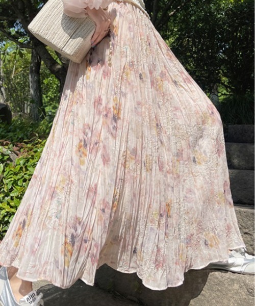 AMAJI(アマジ)の「エンブロイダリー ギャザー 総柄フラワー フレアスカート(スカート・レディース・ライトピンク・SMALL/MEDIUM/LARGE/X-LARGE)」の4枚目の写真