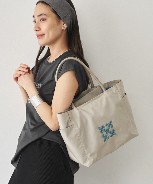 russet（ラシット）の「【モノグラム刺繍】コーデュラナイロントートバッグ（トートバッグ・レディース・グレー/ブラック/ダークブラウン/グレー系その他・FREE）」の9枚目の写真
