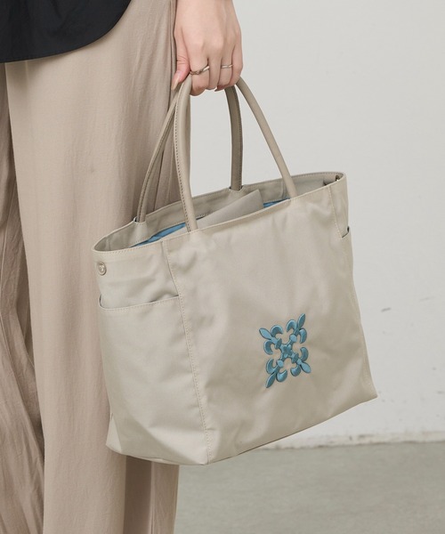 russet（ラシット）の「【モノグラム刺繍】コーデュラナイロントートバッグ（トートバッグ・レディース・グレー/ブラック/ダークブラウン/グレー系その他・FREE）」の11枚目の写真