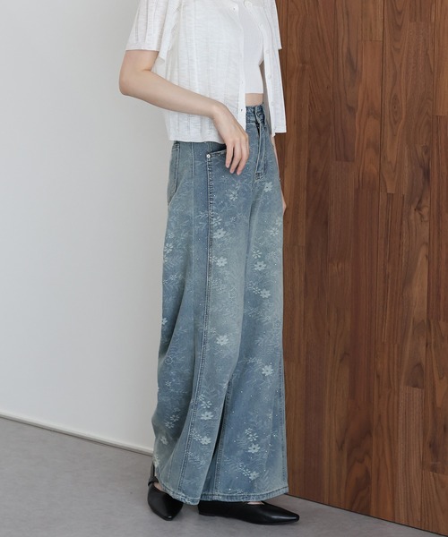 J by blue(ジェイバイブルー)の「フラワージャガードデニム(デニムパンツ・レディース・ブルー・LARGE/MEDIUM)」の7枚目の写真