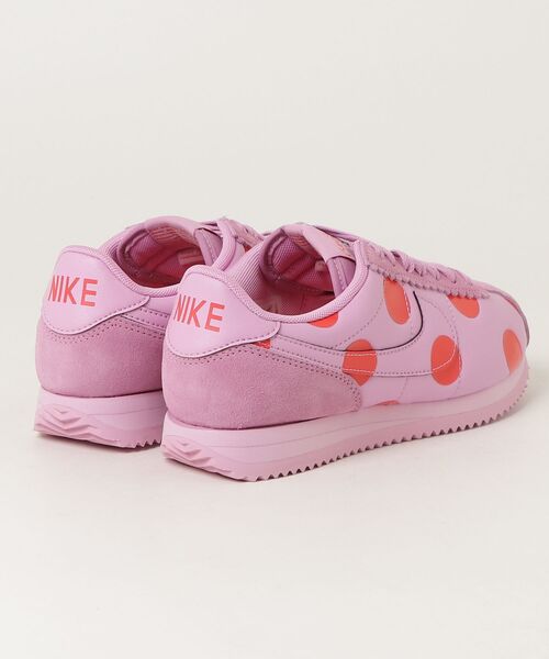 NIKE(ナイキ)の「NIKE W CORTEZ ナイキ W コルテッツ(スニーカー・レディース・ブラック/ピンク・23.5cm/23cm/22.5cm/24cm/25cm/24.5cm/26cm/26.5cm/27cm/27.5cm/28cm/29cm)」の3枚目の写真