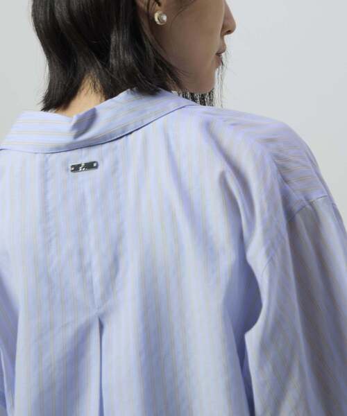 CONVERSE TOKYO(コンバーストウキョウ)の「SHEER STRIPE OVER SHIRT(シャツ/ブラウス・レディース・チャコールグレー/ブルー/ホワイト・FREE)」の4枚目の写真