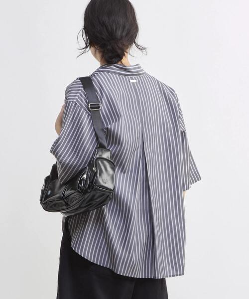 CONVERSE TOKYO(コンバーストウキョウ)の「SHEER STRIPE OVER SHIRT(シャツ/ブラウス・レディース・チャコールグレー/ブルー/ホワイト・FREE)」の15枚目の写真