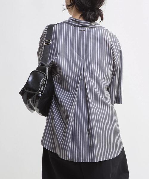 CONVERSE TOKYO(コンバーストウキョウ)の「SHEER STRIPE OVER SHIRT(シャツ/ブラウス・レディース・チャコールグレー/ブルー/ホワイト・FREE)」の16枚目の写真