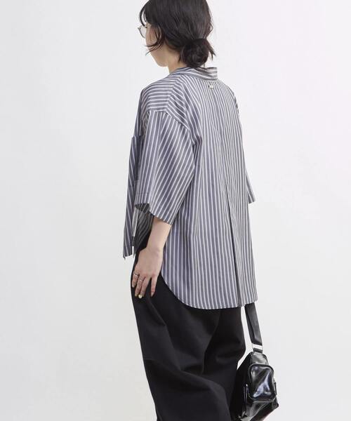 CONVERSE TOKYO(コンバーストウキョウ)の「SHEER STRIPE OVER SHIRT(シャツ/ブラウス・レディース・チャコールグレー/ブルー/ホワイト・FREE)」の20枚目の写真