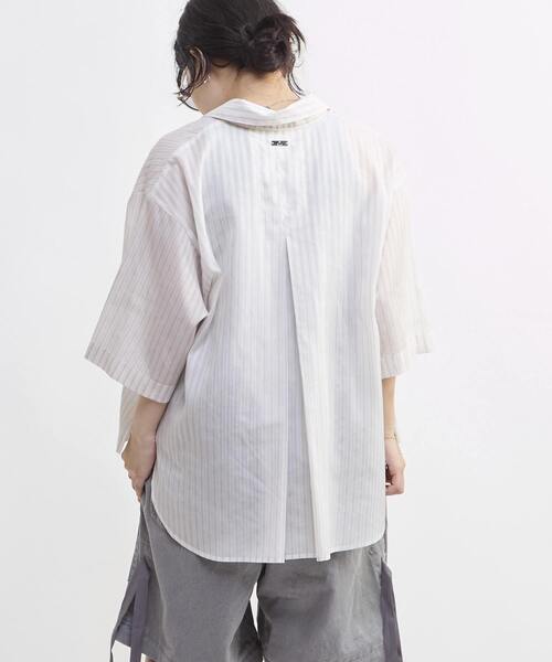 CONVERSE TOKYO(コンバーストウキョウ)の「SHEER STRIPE OVER SHIRT(シャツ/ブラウス・レディース・チャコールグレー/ブルー/ホワイト・FREE)」の22枚目の写真