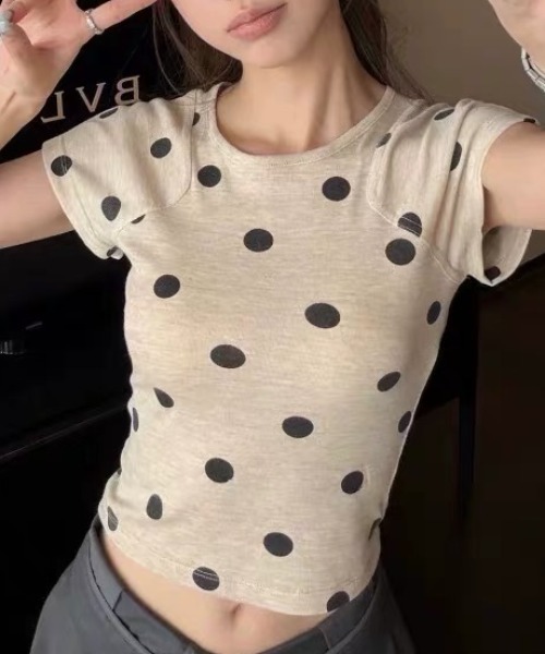 Vipoa（ヴィポア）の「Oatmeal polka dot slim tee（Tシャツ/カットソー・レディース・オートミール・FREE）」の2枚目の写真