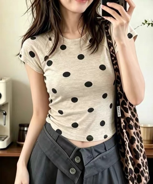 Vipoa（ヴィポア）の「Oatmeal polka dot slim tee（Tシャツ/カットソー・レディース・オートミール・FREE）」の13枚目の写真
