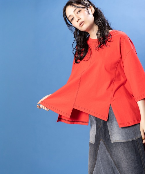 OSMOSIS(オズモーシス)の「配色ステッチバックロングフレアーTシャツ(Tシャツ/カットソー・レディース・ホワイト/ブラック/レッド・ONE SIZE)」の8枚目の写真