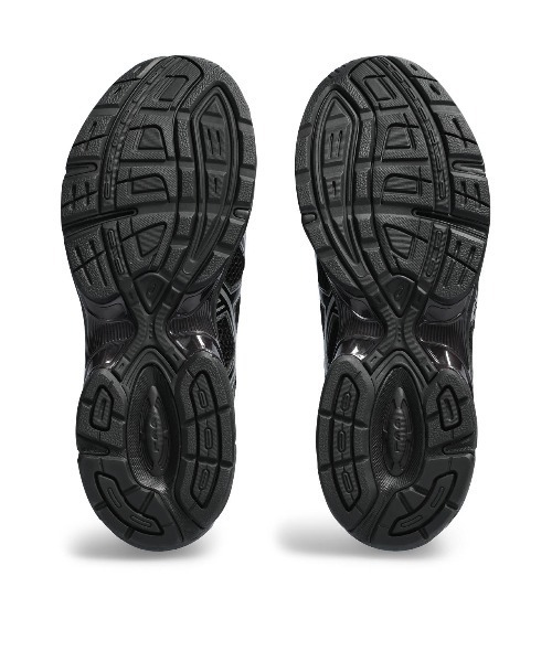 ASICS（アシックス）の「GEL-1130 / ゲル1130（スニーカー・メンズ・ブラック×シルバー・24.5/23.5/26/29.5/28.5/22.5/25.5/27.5/25/23/28/24/26.5/27/30.5/29）」の6枚目の写真