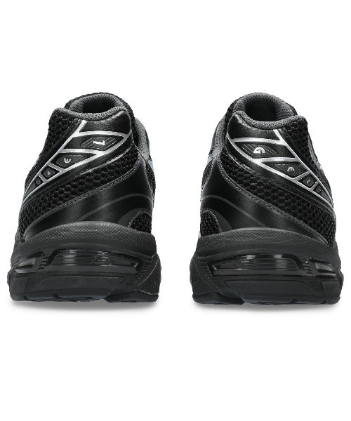 ASICS（アシックス）の「GEL-1130 / ゲル1130（スニーカー・メンズ・ブラック×シルバー・24.5/23.5/26/29.5/28.5/22.5/25.5/27.5/25/23/28/24/26.5/27/30.5/29）」の7枚目の写真