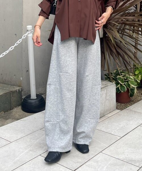 Remind me and forever(リマインドミーアンドフォーエバー)の「【全骨格に合う】ダンボールカーブパンツ(スウェットパンツ・レディース・ブラック/トップグレー/ブラウン・FREE)」の1枚目の写真