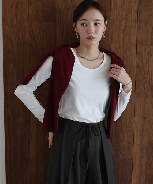 J by blue(ジェイバイブルー)の「ベーシッククルーネックカットソー(Tシャツ/カットソー・レディース・チャコールグレー/ホワイト/ブラック/ボルドー・MEDIUM)」の1枚目の写真