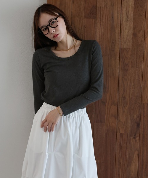 J by blue(ジェイバイブルー)の「ベーシッククルーネックカットソー(Tシャツ/カットソー・レディース・チャコールグレー/ホワイト/ブラック/ボルドー・MEDIUM)」の8枚目の写真