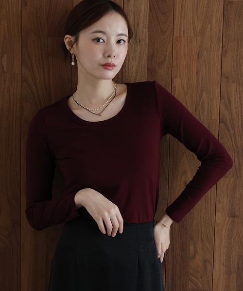 J by blue(ジェイバイブルー)の「ベーシッククルーネックカットソー(Tシャツ/カットソー・レディース・チャコールグレー/ホワイト/ブラック/ボルドー・MEDIUM)」の10枚目の写真