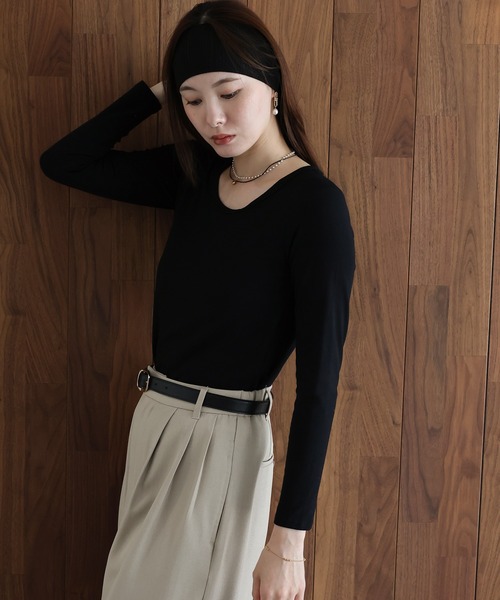 J by blue(ジェイバイブルー)の「ベーシッククルーネックカットソー(Tシャツ/カットソー・レディース・チャコールグレー/ホワイト/ブラック/ボルドー・MEDIUM)」の12枚目の写真