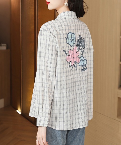 ONEP STAR(ワンピスター)の「チェック柄フラワープリント長袖シャツ(シャツ/ブラウス・レディース・チェック・MEDIUM/X-LARGE/LARGE)」の8枚目の写真