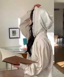 ギャザーデザインフード付きシャツ