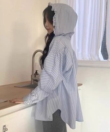 ギャザーデザインフード付きシャツ