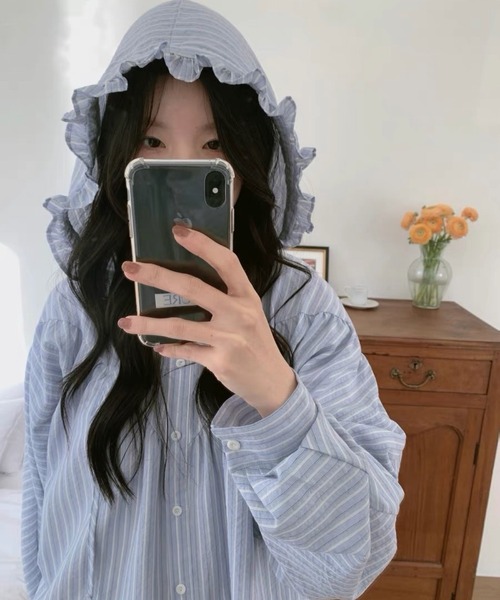 SHOUYO（ショウヨウ）の「ギャザーデザインフード付きシャツ（シャツ/ブラウス・レディース・オフホワイト/ブルー・M）」の5枚目の写真