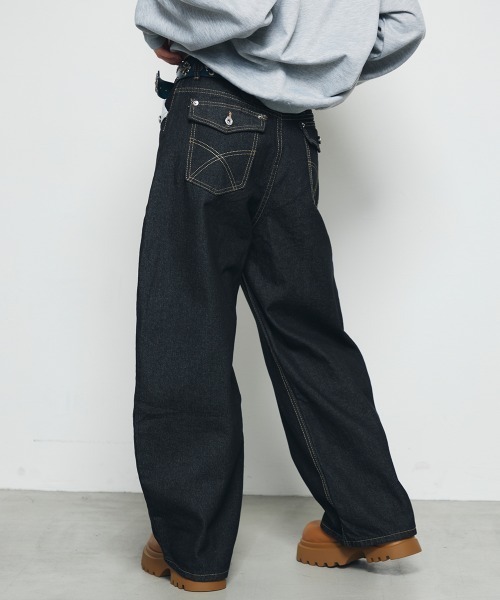 DAZE(デイズ)の「切り替えポケット ワイド デニムパンツ(デニムパンツ・メンズ・ダークブルー・SMALL/MEDIUM/LARGE/X-LARGE)」の9枚目の写真