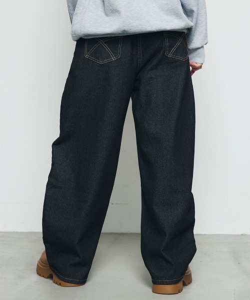 DAZE(デイズ)の「切り替えポケット ワイド デニムパンツ(デニムパンツ・メンズ・ダークブルー・SMALL/MEDIUM/LARGE/X-LARGE)」の11枚目の写真